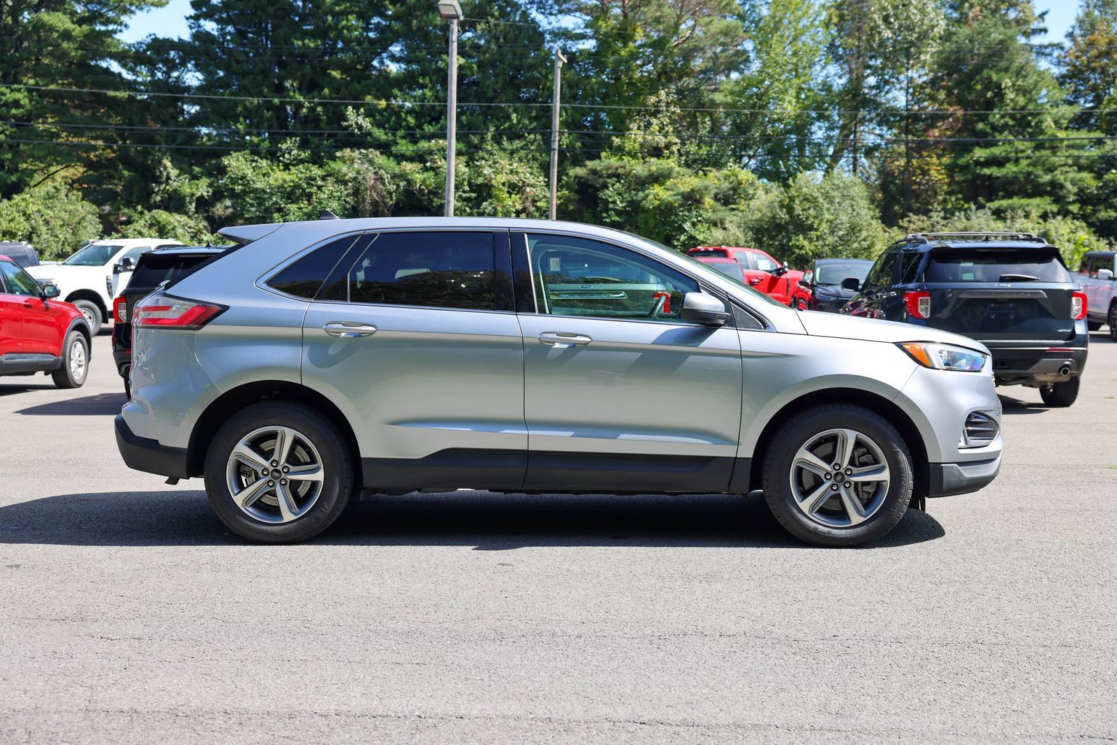 Used 2024 Ford Edge SEL w/ Convenience Package AWD/4WD image 4