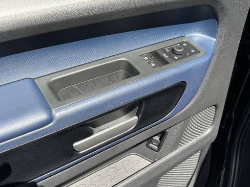 Certified 2025 Volkswagen ID. Buzz Pro S RWD image 14