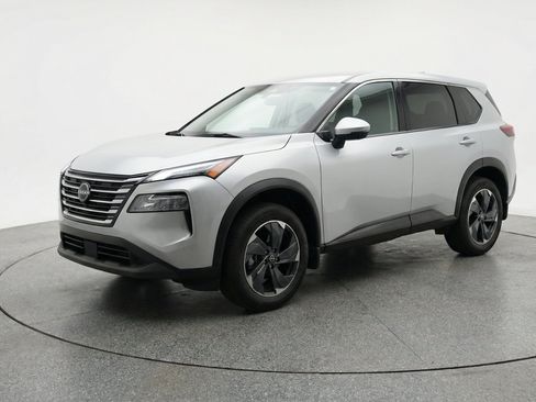 Used 2025 Nissan Rogue SV FWD image 3