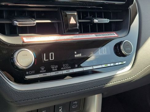 Used 2023 Toyota Corolla Cross XLE image 28