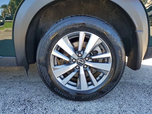 Certified 2024 Nissan Pathfinder SL image 29