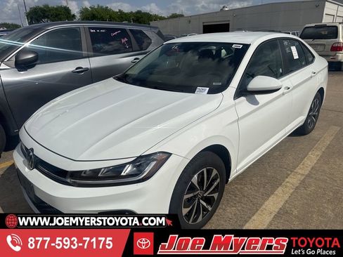 Used 2025 Volkswagen Jetta S FWD image 1