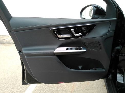 Used 2023 Mercedes-Benz GLC 300 4MATIC image 15