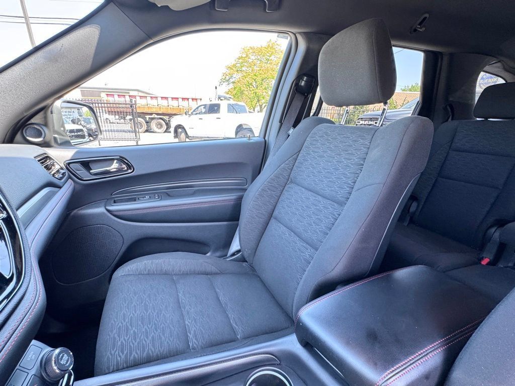 Certified 2025 Dodge Durango R/T w/ Blacktop Package AWD/4WD image 15