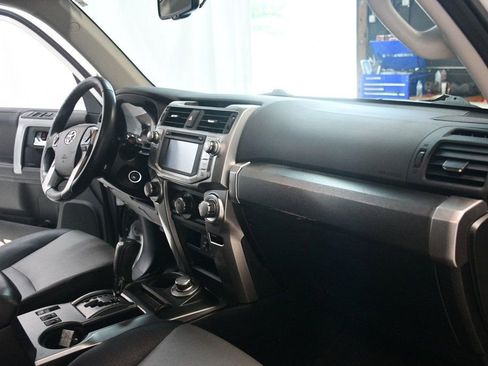 Used 2018 Toyota 4Runner SR5 Premium image 27