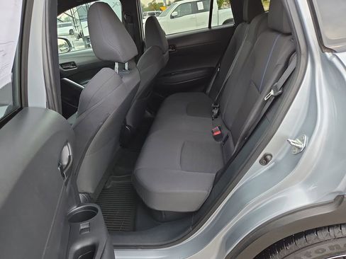 Used 2023 Toyota Corolla Cross SE image 16