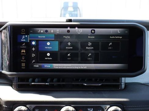 Used 2025 Jeep Wrangler Unlimited Sahara AWD/4WD image 22