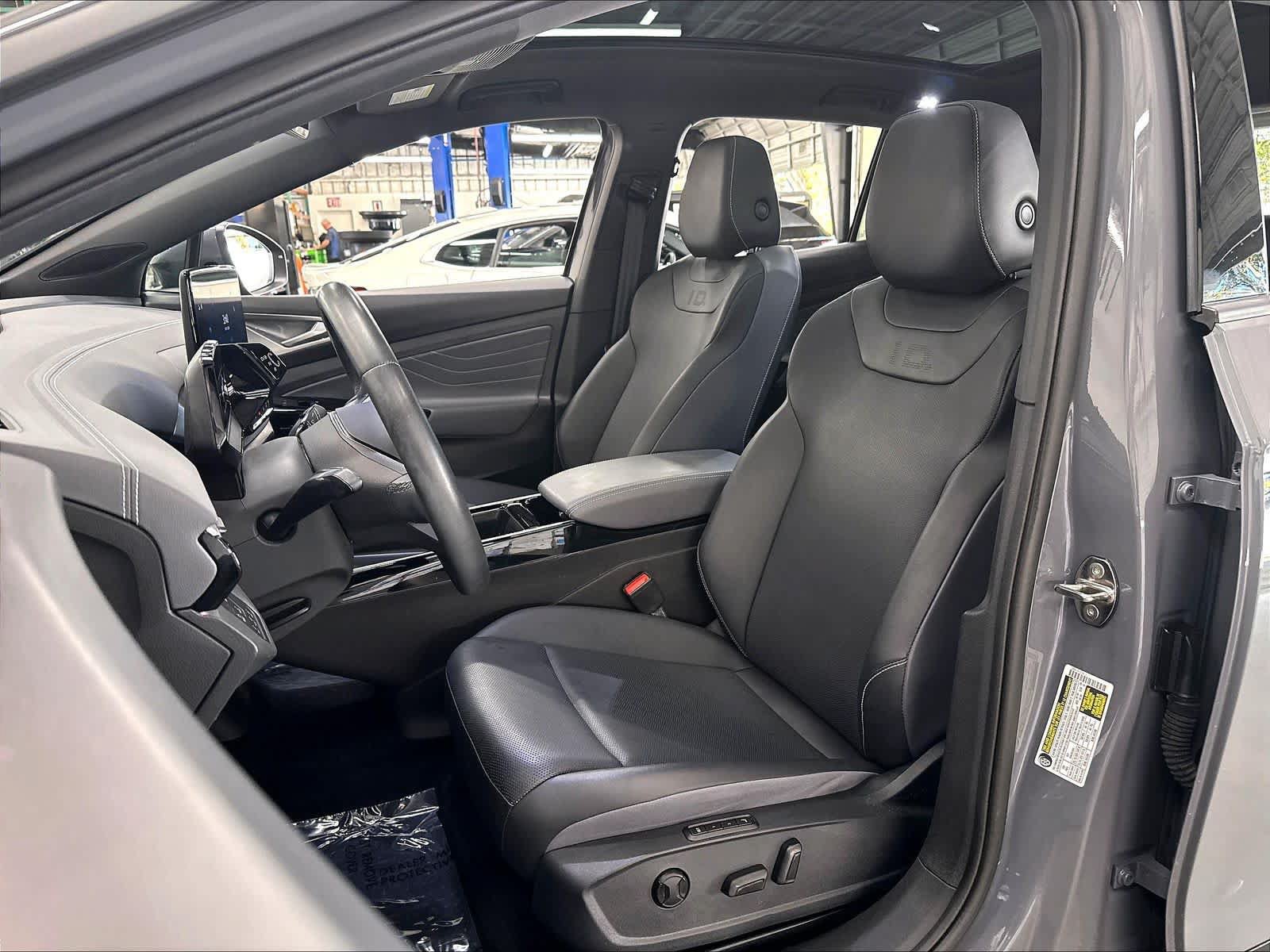 Used 2023 Volkswagen ID.4 Pro S AWD/4WD image 25