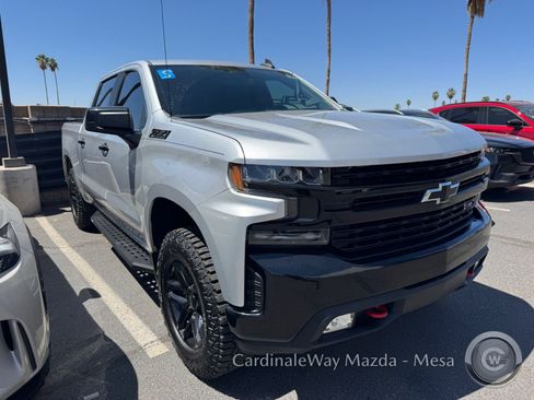 Used 2021 Chevrolet Silverado 1500 LT Trail Boss w/ Convenience Package II AWD/4WD image 2