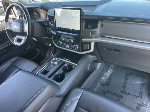 Certified 2024 Ford Expedition Max XLT image 12