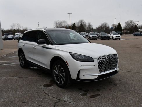 Used 2023 Lincoln Corsair AWD w/ Equipment Group 101A image 9