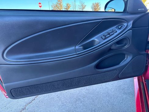 Used 2001 Ford Mustang Convertible RWD image 14