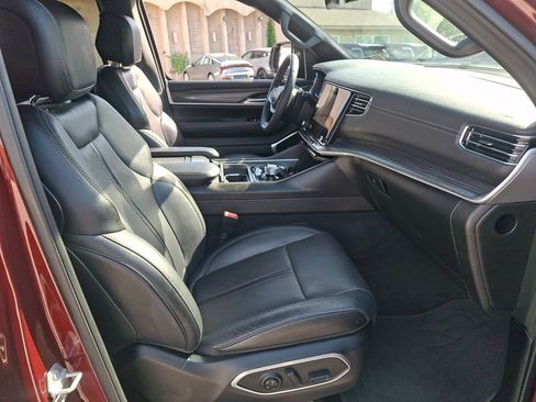Used 2024 Jeep Wagoneer L Series II w/ Flexible Seating Group AWD/4WD image 11