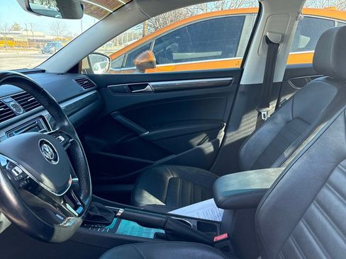 Used 2017 Volkswagen Passat 1.8T SEL Premium image 9