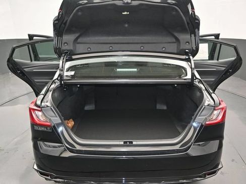 New 2026 Toyota Camry Hybrid FWD image 13