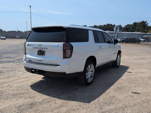 Used 2024 Chevrolet Suburban High Country AWD/4WD image 6