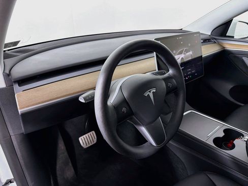 Used 2022 Tesla Model Y Performance AWD/4WD image 16