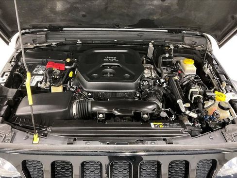 Used 2020 Jeep Wrangler Unlimited Sport image 12