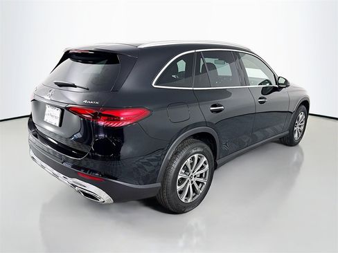 Used 2026 Mercedes-Benz GLC 300 4MATIC image 9