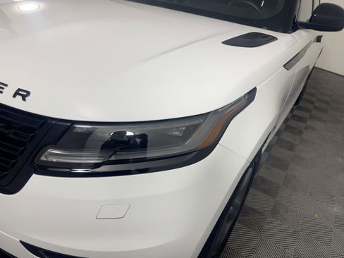 Used 2025 Land Rover Range Rover Velar Dynamic SE image 12