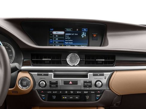Used 2018 Lexus ES 350 w/ Premier Package FWD image 10