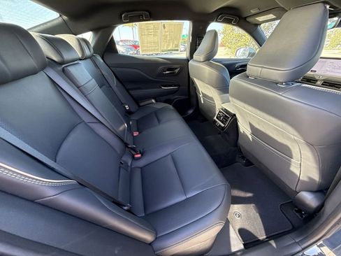 Used 2025 Toyota Crown XLE image 17