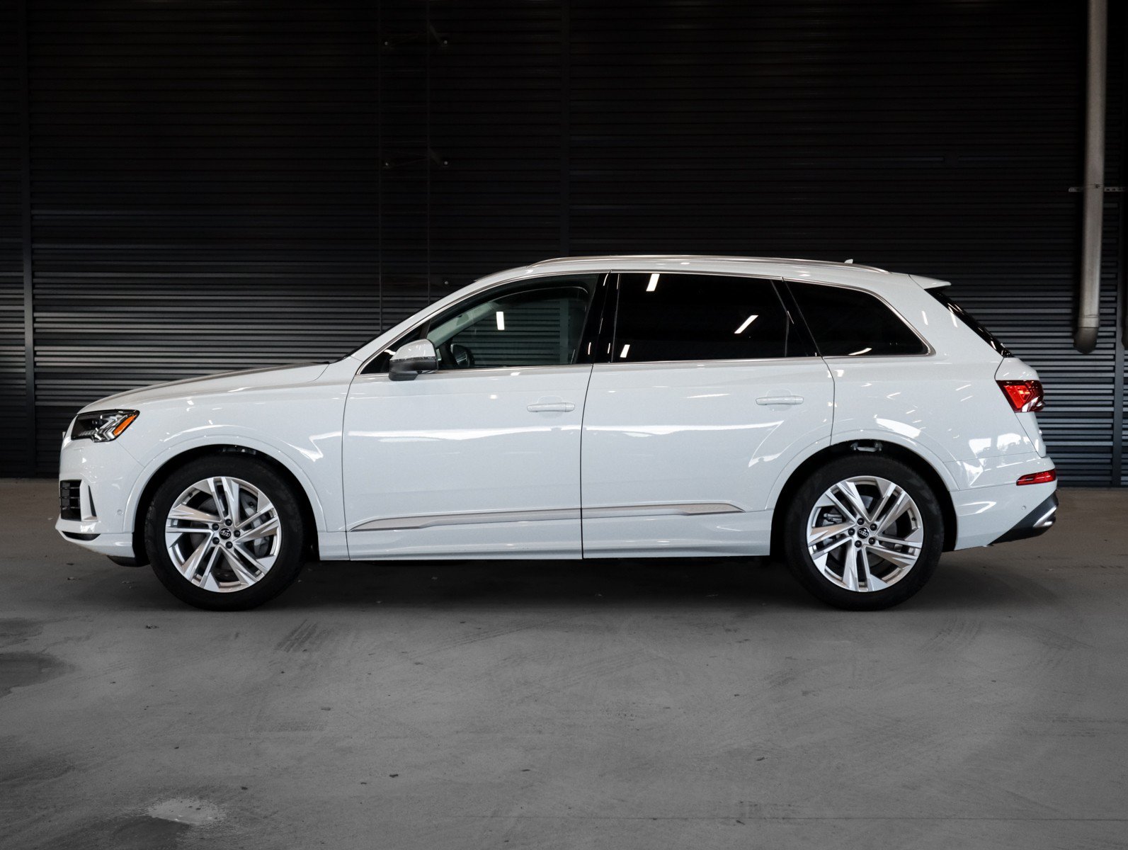 Used 2021 Audi Q7 3.0T Prestige w/ Prestige Package AWD/4WD image 16