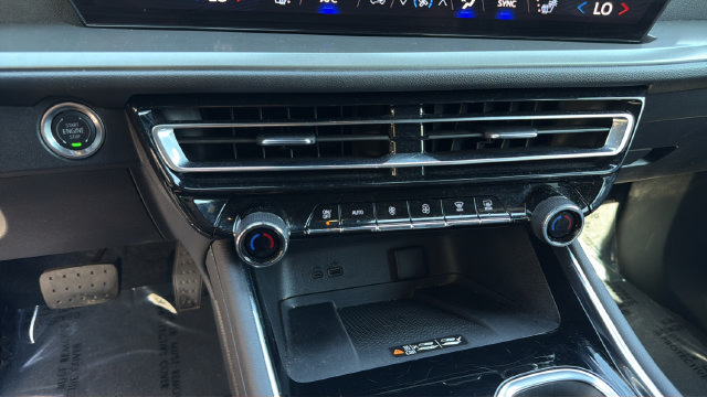 Used 2026 Chevrolet Traverse LT w/ Driver Confidence Package FWD image 34