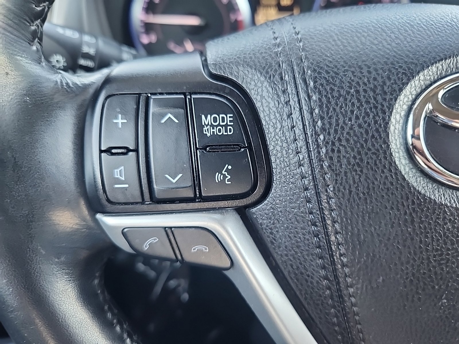 Used 2019 Toyota Highlander XLE AWD/4WD image 24