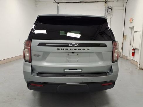 Used 2024 Chevrolet Suburban Z71 w/ Luxury Package AWD/4WD image 4