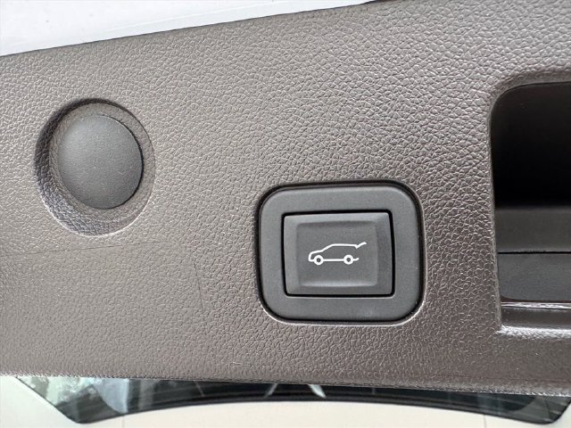Used 2026 GMC Terrain Denali AWD/4WD image 12