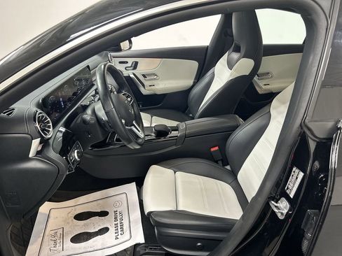 Used 2023 Mercedes-Benz CLA 250 4MATIC image 9