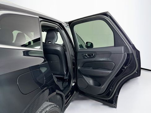 Used 2022 Volvo XC60 B6 Inscription w/ Advanced Package image 32