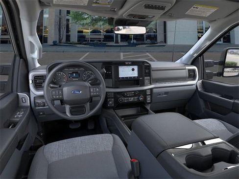 New 2026 Ford F250 XLT w/ FX4 Off-Road Package image 9
