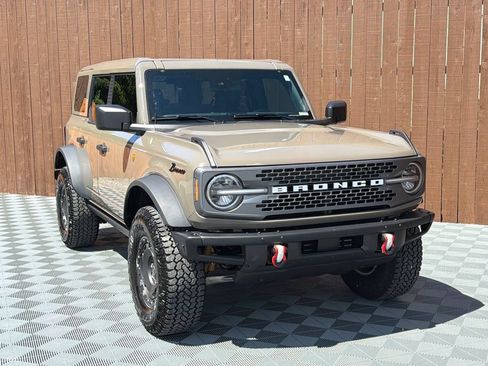 Used 2025 Ford Bronco Badlands w/ Sasquatch Package AWD/4WD image 12