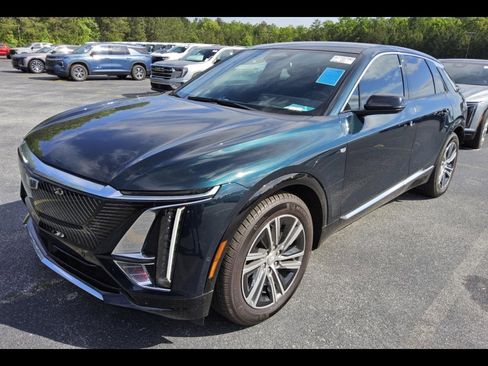 Used 2024 Cadillac Lyriq Luxury AWD/4WD image 1