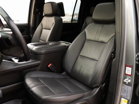 Used 2022 Chevrolet Suburban RST w/ Luxury Package image 24