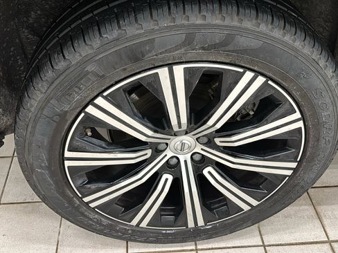 Certified 2023 Volvo XC90 B6 Core w/ Protection Package Premier image 33