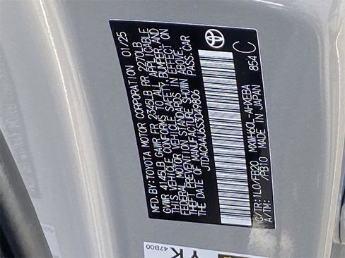 Certified 2025 Toyota Prius LE image 35