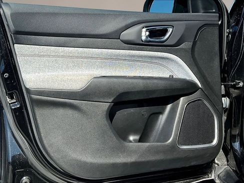 Used 2022 Jeep Compass Latitude image 20