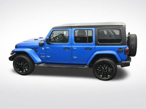 Used 2022 Jeep Wrangler Unlimited Sahara AWD/4WD image 28