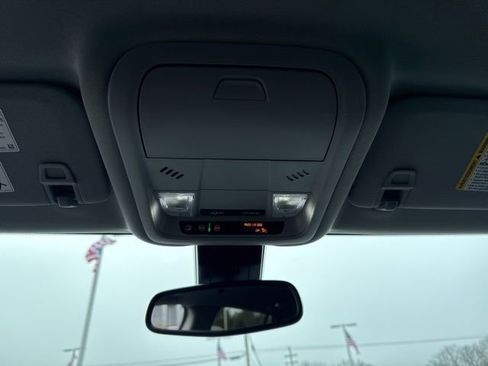 Used 2023 GMC Terrain SLE image 15