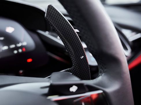 Used 2024 Ferrari SF90 Spider image 59