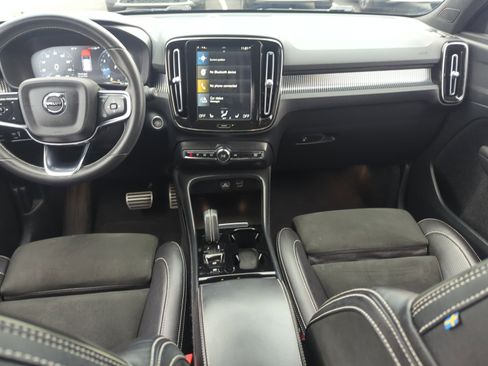 Used 2021 Volvo XC40 T5 R-Design w/ Climate Package image 19