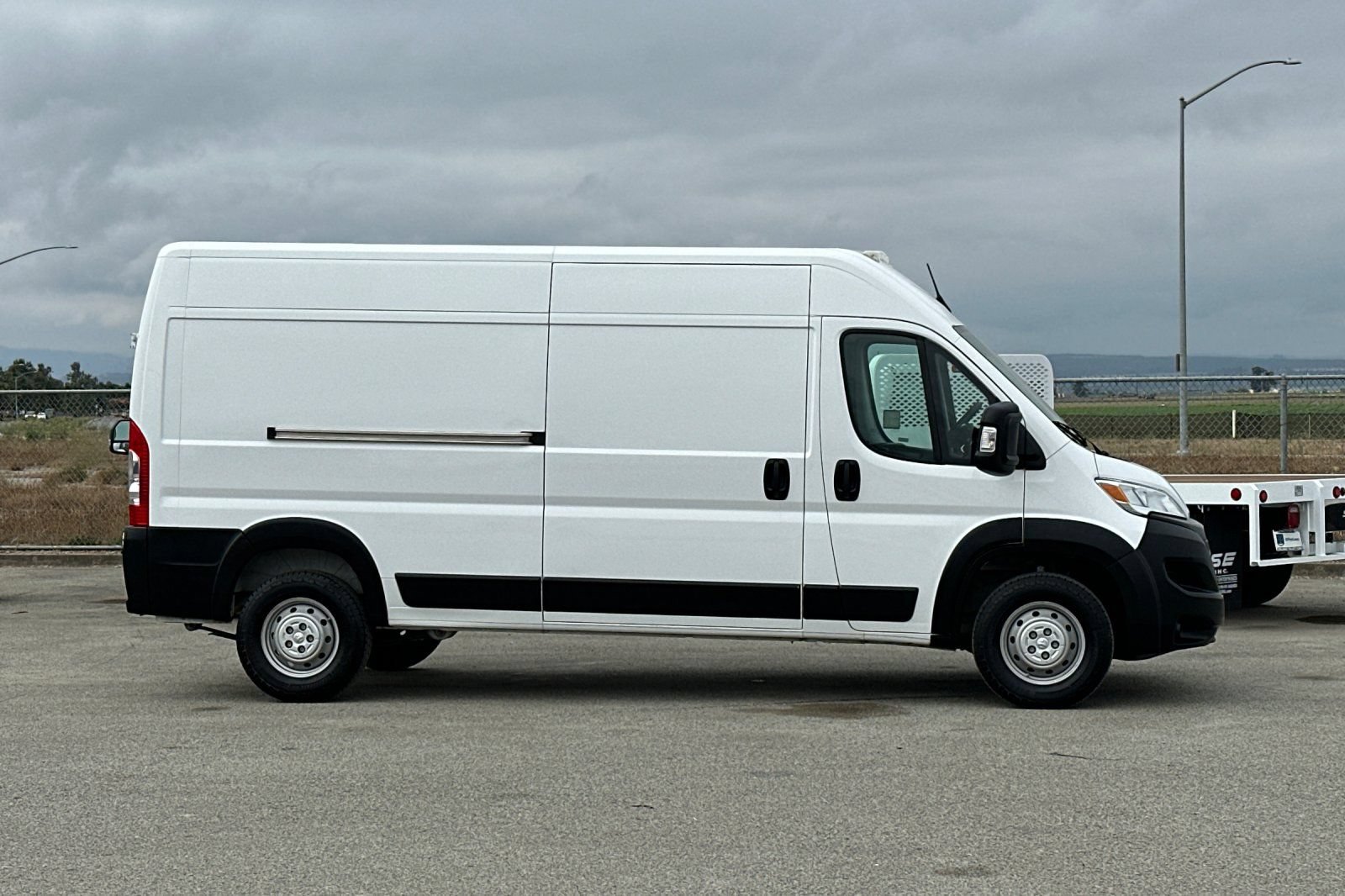 Used 2023 RAM ProMaster 2500 FWD image 3