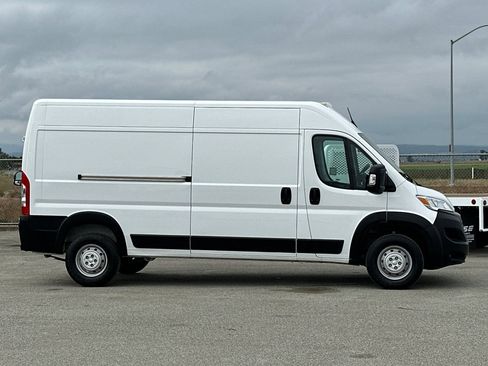 Used 2023 RAM ProMaster 2500 FWD image 3