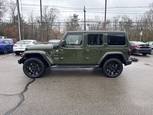 Used 2021 Jeep Wrangler Unlimited Sahara w/ Cold Weather Group image 8