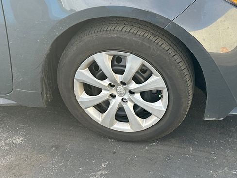 Used 2025 Toyota Corolla LE image 7