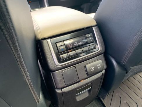 Used 2019 Subaru Ascent Limited AWD/4WD image 26
