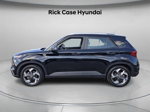 Certified 2023 Hyundai Venue SEL w/ Cargo Package image 3